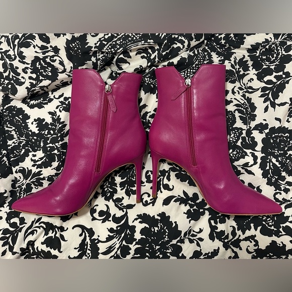 Schutz Betsey Pointed Toe Bootie in Cerise Pink  Leather Upper size 9.5 - Picture 5 of 9